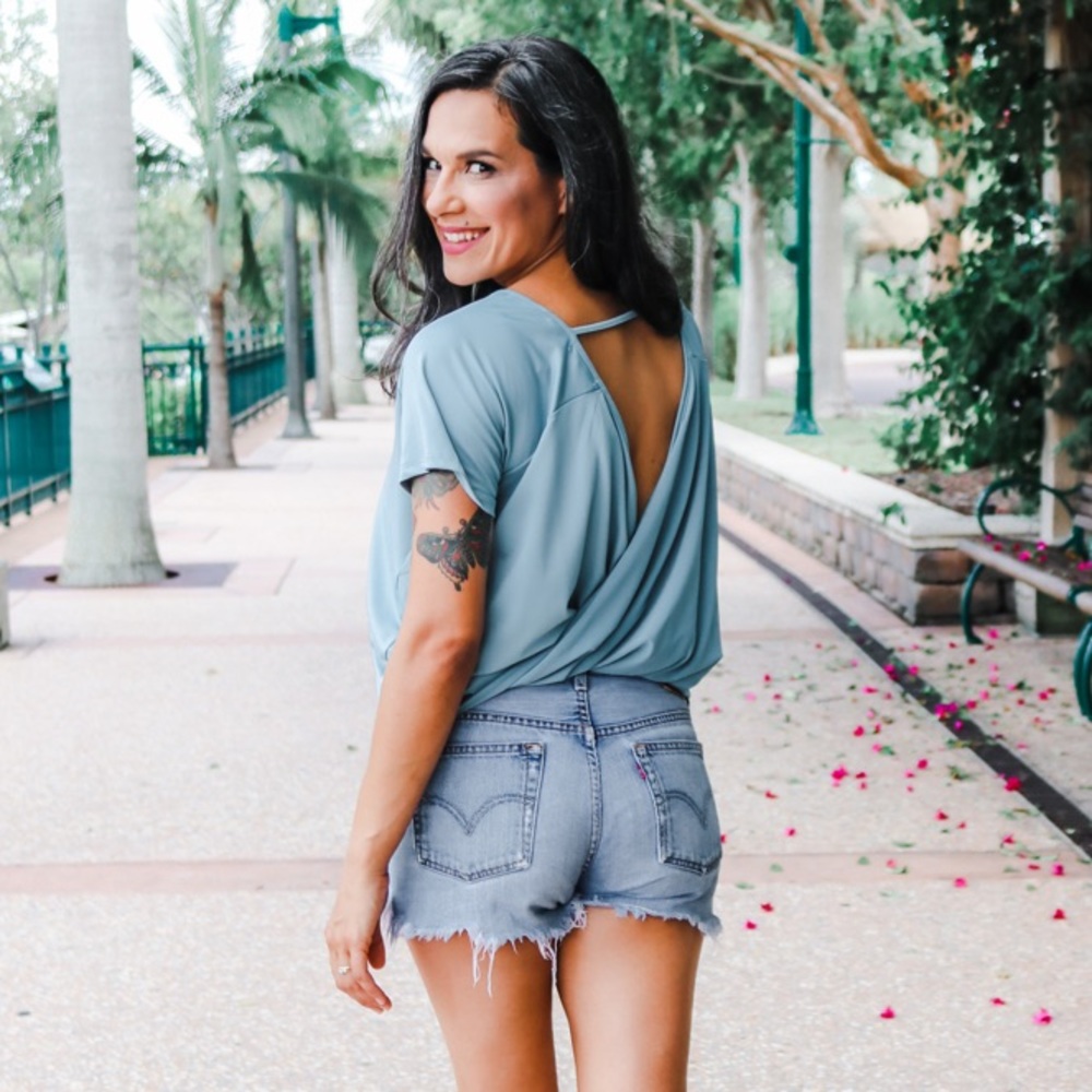 Twist Back Top